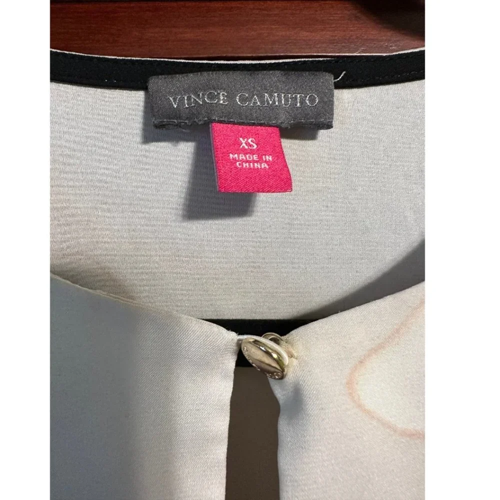 SOLD Vince Camuto White Blouse in size XS Long Sleeve - Picture 2 of 12